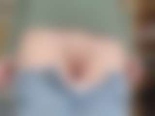 NaughtyBlooms's Live Sex Cam Show