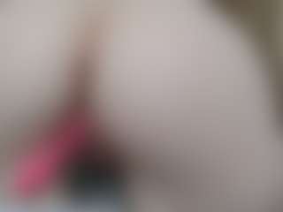 Live cam show with NaughtyBlooms - Squirt on fapnchat