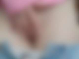 Live cam show with NaughtyBlooms - Brown Eyes Blonde Hair on SpunkLive