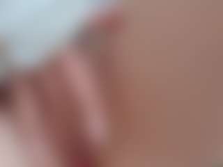NaughtyBlooms's Live Sex Cam Show