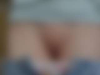 NaughtyBlooms's Live Sex Cam Show