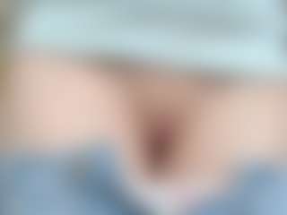 NaughtyBlooms's Live Sex Cam Show