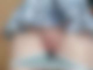 NaughtyBlooms's Live Sex Cam Show
