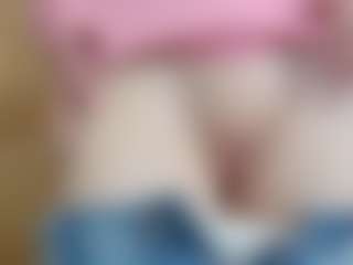 NaughtyBlooms's Live Sex Cam Show