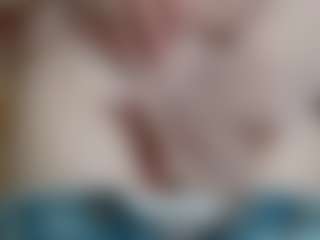 NaughtyBlooms's Live Sex Cam Show