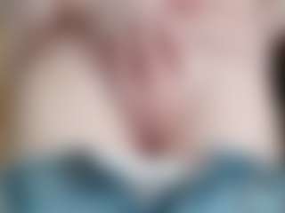 NaughtyBlooms's Live Sex Cam Show