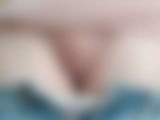 NaughtyBlooms's Live Sex Cam Show