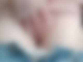 NaughtyBlooms's Live Sex Cam Show