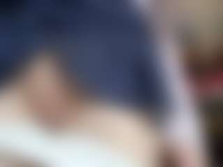 NaughtyBlooms's Live Sex Cam Show