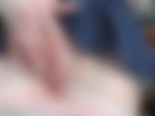 NaughtyBlooms's Live Sex Cam Show