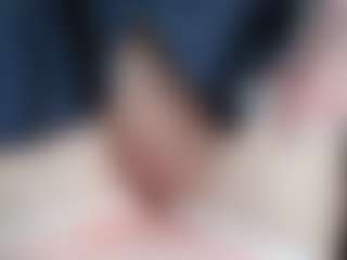 NaughtyBlooms's Live Sex Cam Show