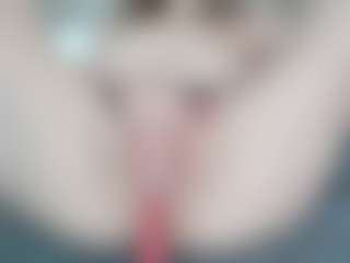 NaughtyBlooms's Live Sex Cam Show