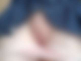NaughtyBlooms's Live Sex Cam Show