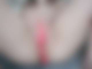 Live cam show with NaughtyBlooms - Bra on Cam Slut