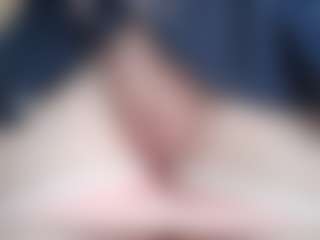 NaughtyBlooms's Live Sex Cam Show