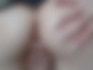 NaughtyBlooms's Live Sex Cam Show