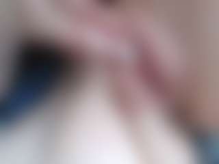 NaughtyBlooms's Live Sex Cam Show