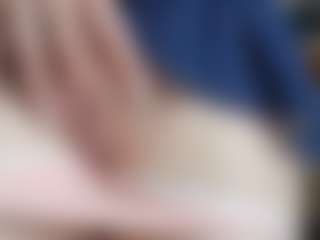 NaughtyBlooms's Live Sex Cam Show