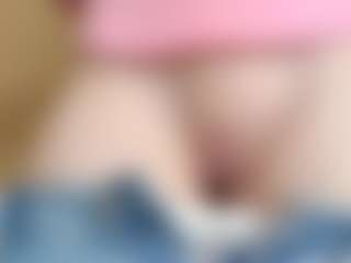NaughtyBlooms's Live Sex Cam Show
