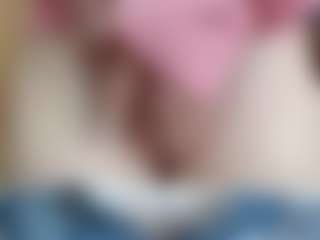 NaughtyBlooms's Live Sex Cam Show