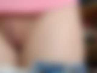 NaughtyBlooms's Live Sex Cam Show
