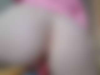 NaughtyBlooms's Live Sex Cam Show