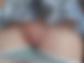 NaughtyBlooms's Live Sex Cam Show