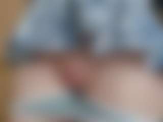 NaughtyBlooms's Live Sex Cam Show