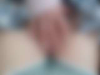 NaughtyBlooms's Live Sex Cam Show