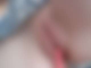 NaughtyBlooms's Live Sex Cam Show