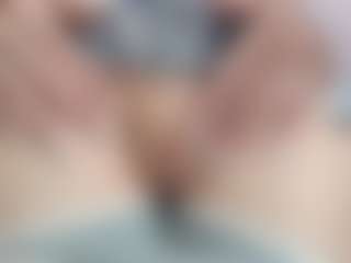 NaughtyBlooms's Live Sex Cam Show