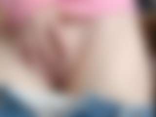 NaughtyBlooms's Live Sex Cam Show