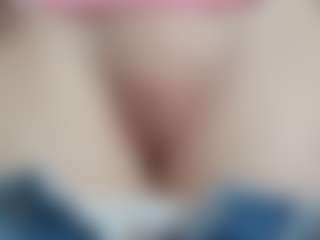 NaughtyBlooms's Live Sex Cam Show