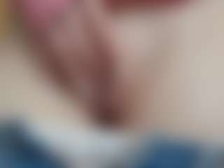 NaughtyBlooms's Live Sex Cam Show