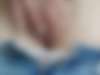 NaughtyBlooms's Live Sex Cam Show