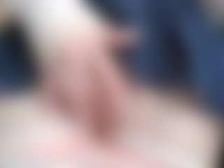 NaughtyBlooms's Live Sex Cam Show