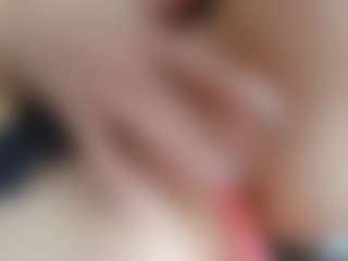 NaughtyBlooms's Live Sex Cam Show