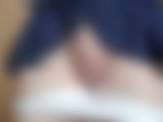 NaughtyBlooms's Live Sex Cam Show