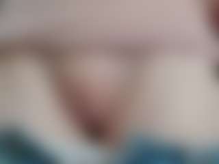 NaughtyBlooms's Live Sex Cam Show