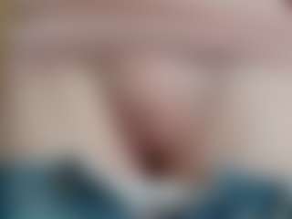 NaughtyBlooms's Live Sex Cam Show