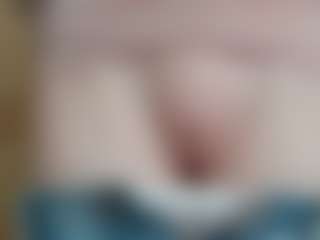 NaughtyBlooms's Live Sex Cam Show