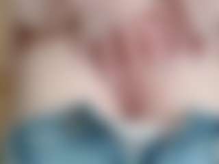 NaughtyBlooms's Live Sex Cam Show