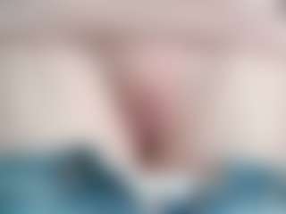 NaughtyBlooms's Live Sex Cam Show
