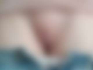 NaughtyBlooms's Live Sex Cam Show