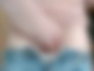 NaughtyBlooms's Live Sex Cam Show