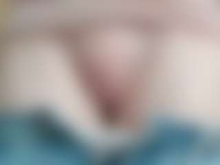 NaughtyBlooms's Live Sex Cam Show