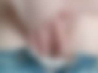 NaughtyBlooms's Live Sex Cam Show