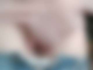 NaughtyBlooms's Live Sex Cam Show
