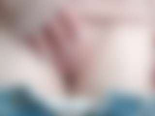 NaughtyBlooms's Live Sex Cam Show