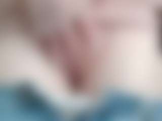 NaughtyBlooms's Live Sex Cam Show